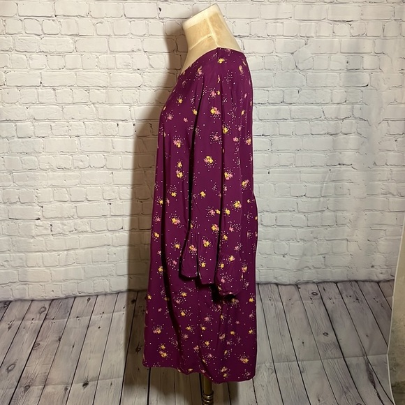 Old Navy Romantic Spring Plum Floral Fit & Flare Flute-Sleeve Plus-Size Dress - Picture 4 of 10